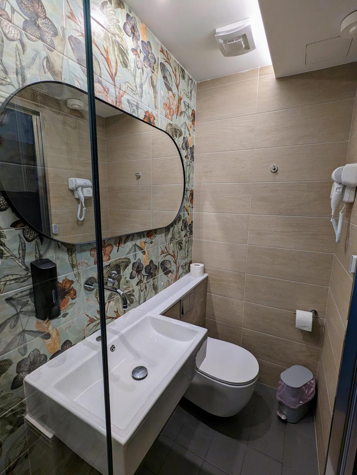 Issa Lesvos Hostel Mytilíni Kültér fotó
