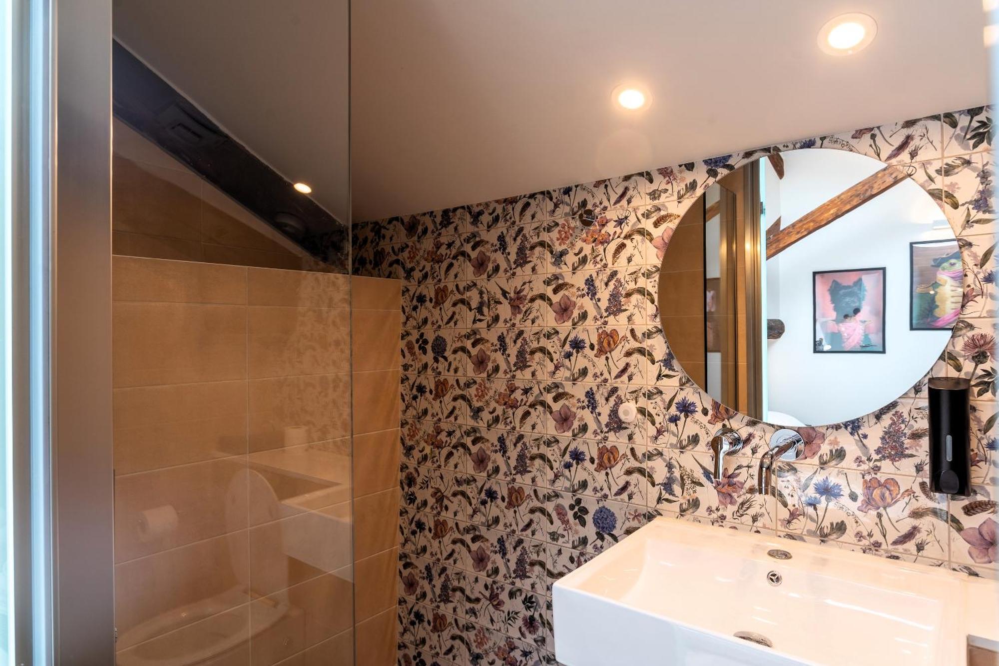 Issa Lesvos Hostel Mytilíni Kültér fotó