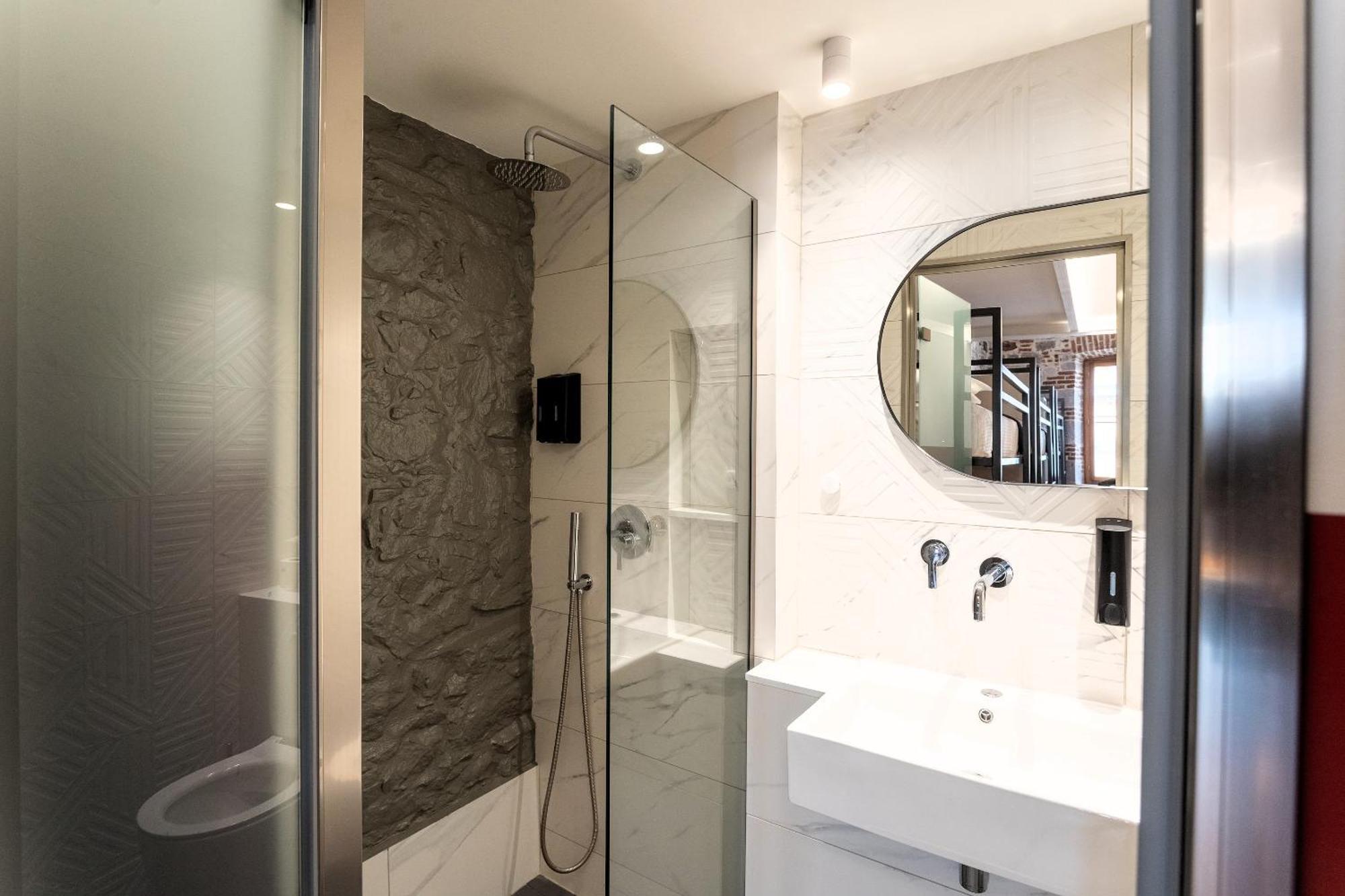Issa Lesvos Hostel Mytilíni Kültér fotó
