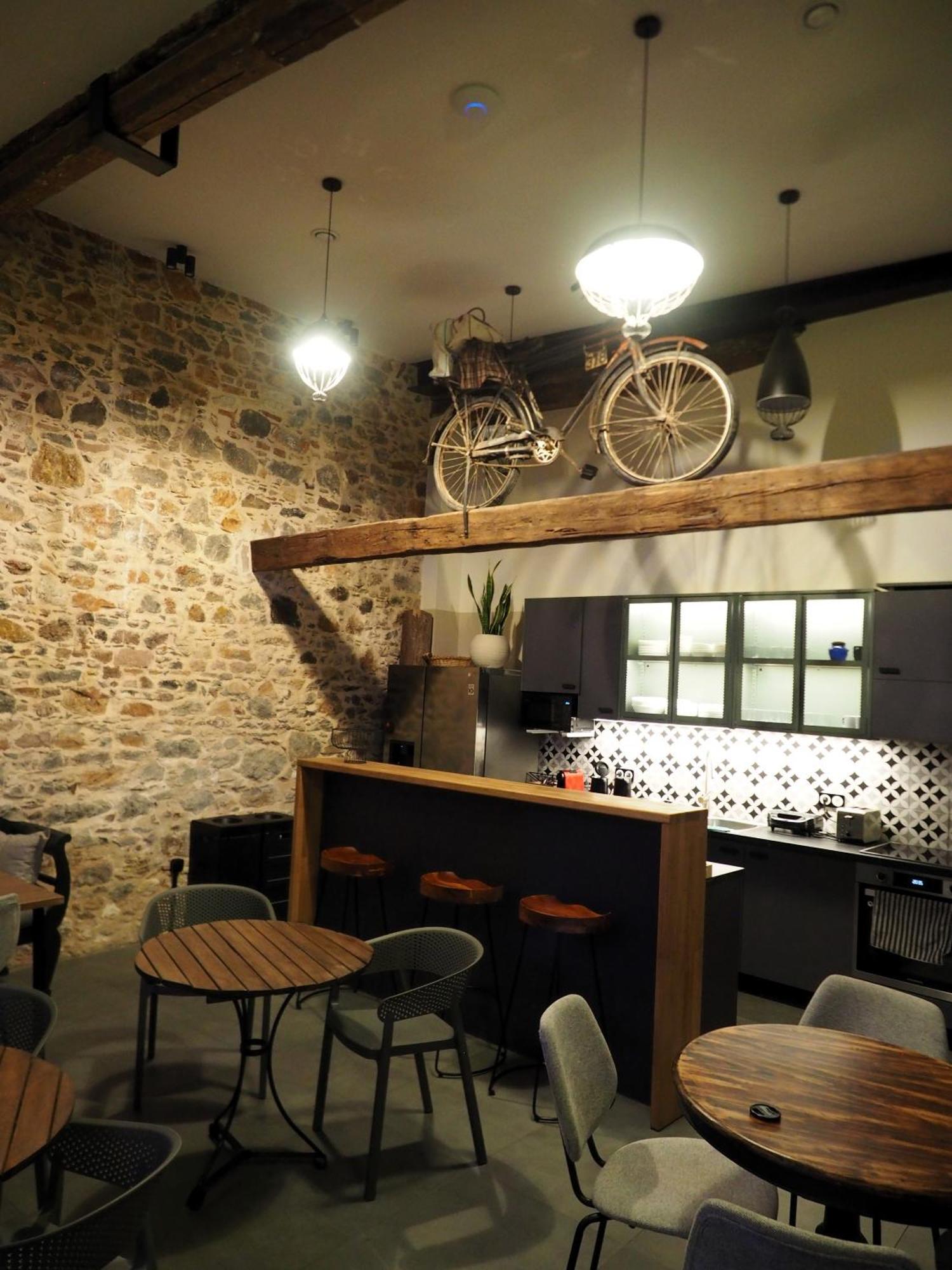 Issa Lesvos Hostel Mytilíni Kültér fotó