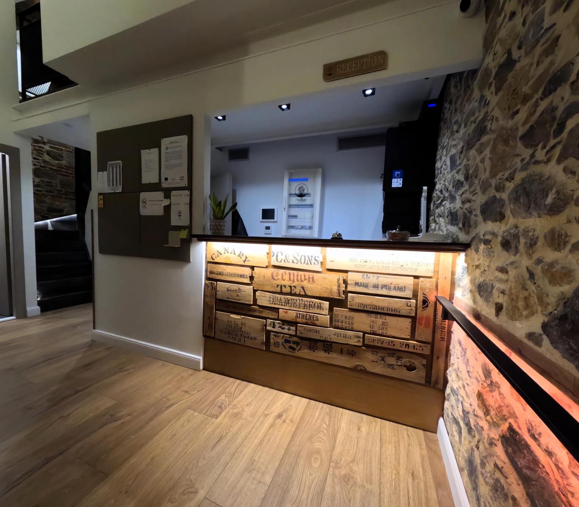 Issa Lesvos Hostel Mytilíni Kültér fotó