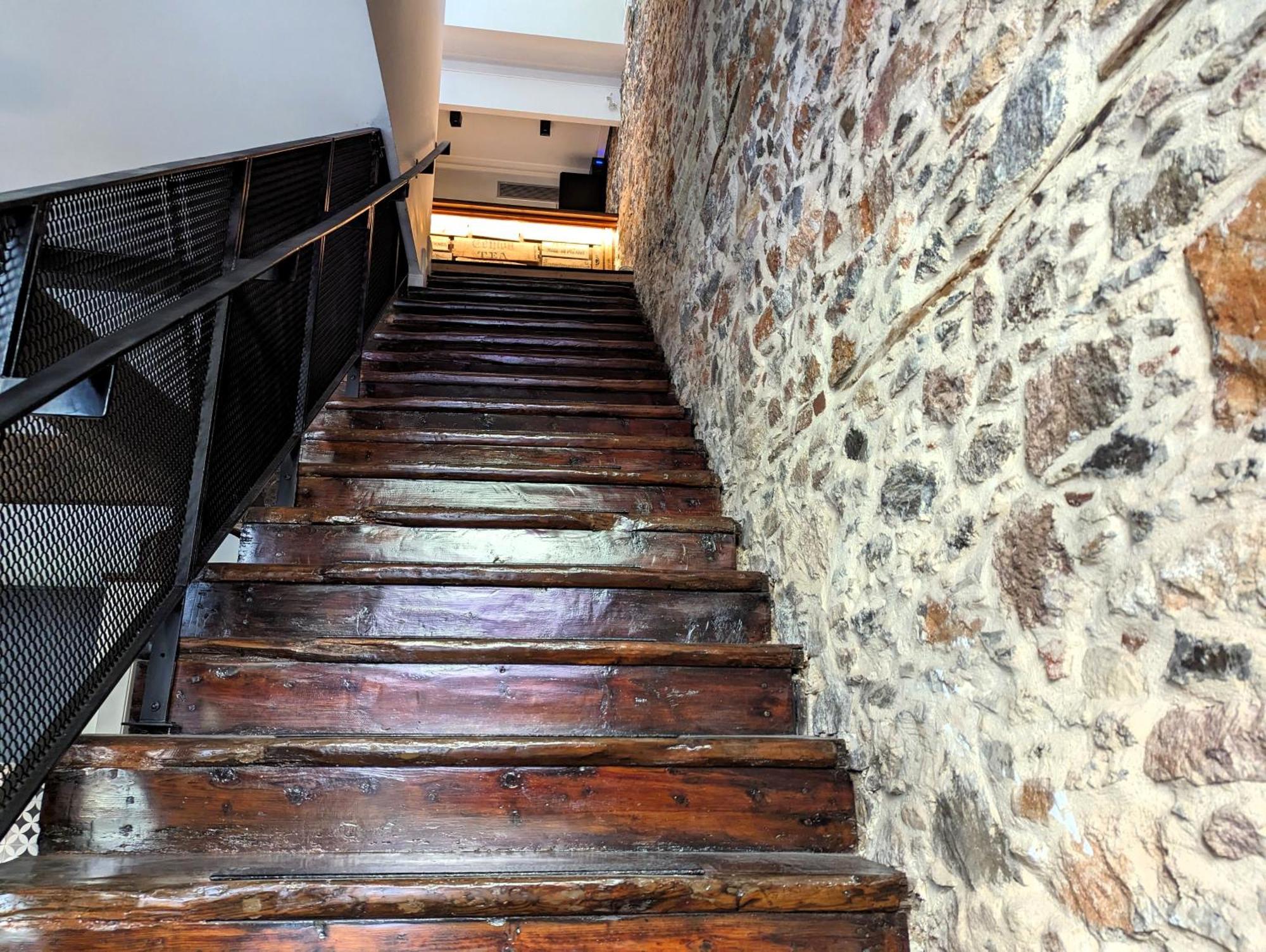 Issa Lesvos Hostel Mytilíni Kültér fotó